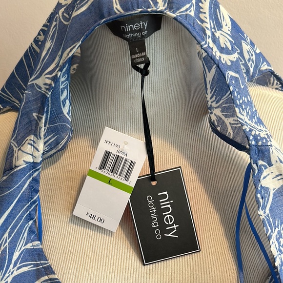 Sleeveless blue and white blouse by Ninety clothing co. - Picture 4 of 6